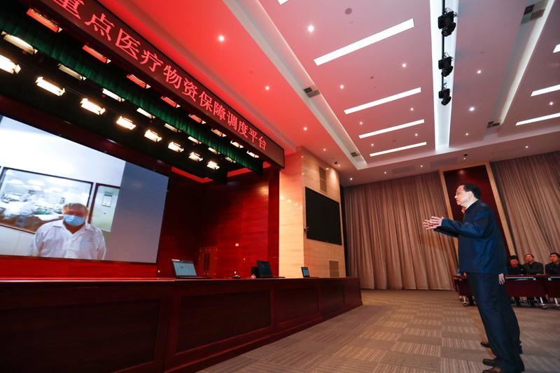 国务院总理李克强亲自与集团洁利康公司视频通话